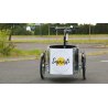 Triporteur NIHOLA avec fronton de la malle décoré d'un sticker