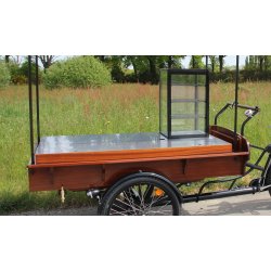 Option caisse personnalisée montée sur triporteur 