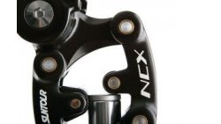 Tige de selle suspendue à parallélogramme déformable Suntour NCX ,coloris noir 31.6 mm
