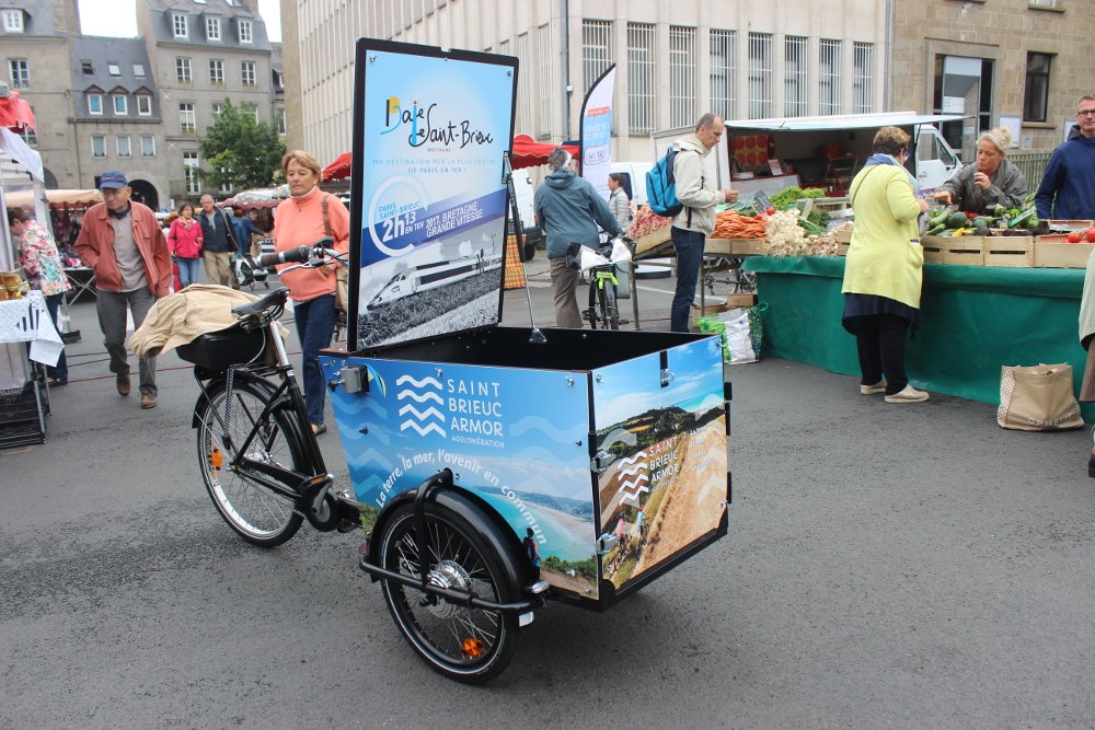 Saint Brieuc Armor Agglomération - Triporteur électrique Office de Tourisme. 